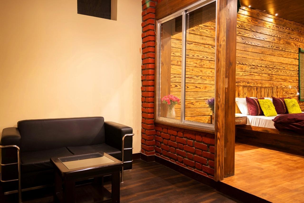 Nirvana Lodge And Lounge Mussoorie Exterior foto