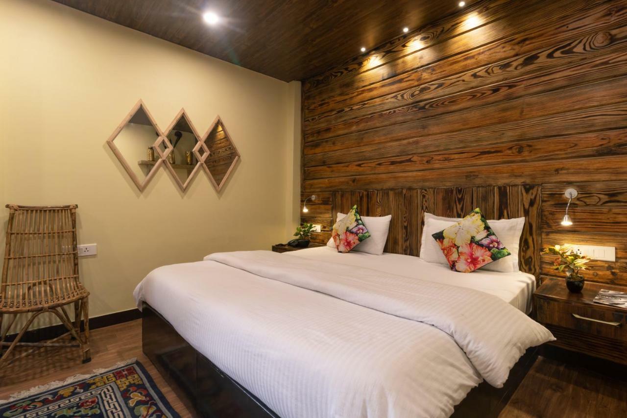Nirvana Lodge And Lounge Mussoorie Exterior foto